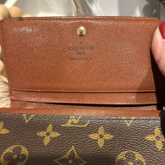 🌟VINTAGE LOUIS VUITTON SARAH WALLET🌟 - Picture 4 of 9